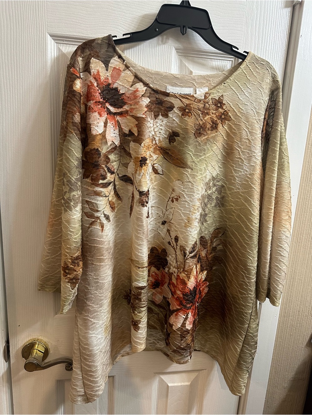 Alfred Dunner Floral Scoop-Neck Tunic in Beige, Brown and Coral